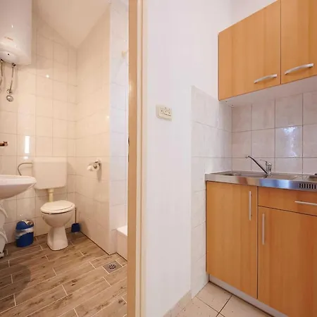 Vujina - With Terrace 2 Filip Apartment