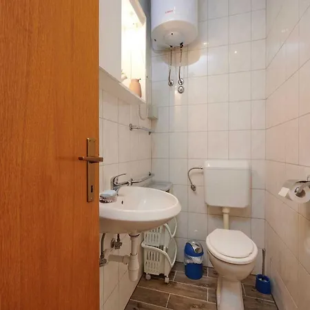 Apartament Vujina - With Terrace 2 Filip *