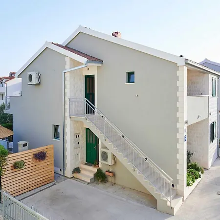 Vujina - With Terrace 2 Filip Apartament Kaštela
